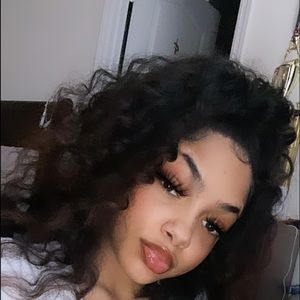 Meet your Posher, Jazmin